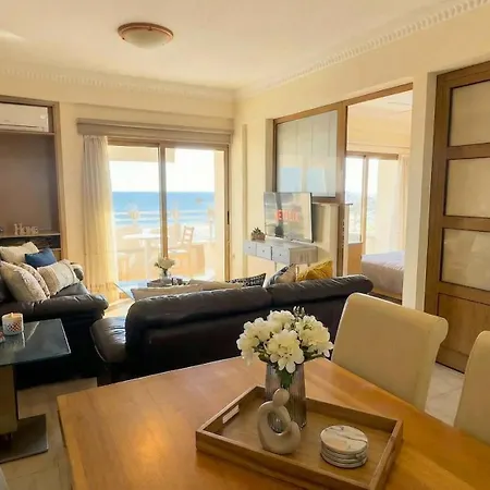 Davinci Seaview 2bdr Makenzy Апартаменти *