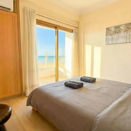 Апартаменти Davinci Seaview 2bdr Makenzy *