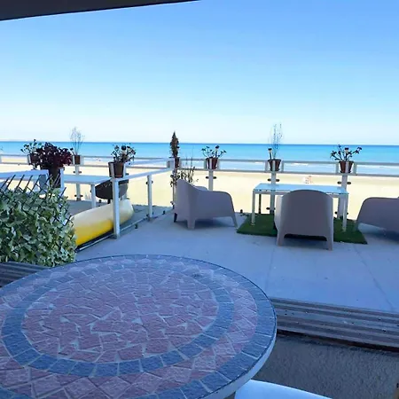 Davinci Seaview 2bdr Makenzy Апартаменти Ларнака