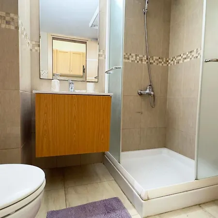 Davinci Seaview 2bdr Makenzy Апартаменти *
